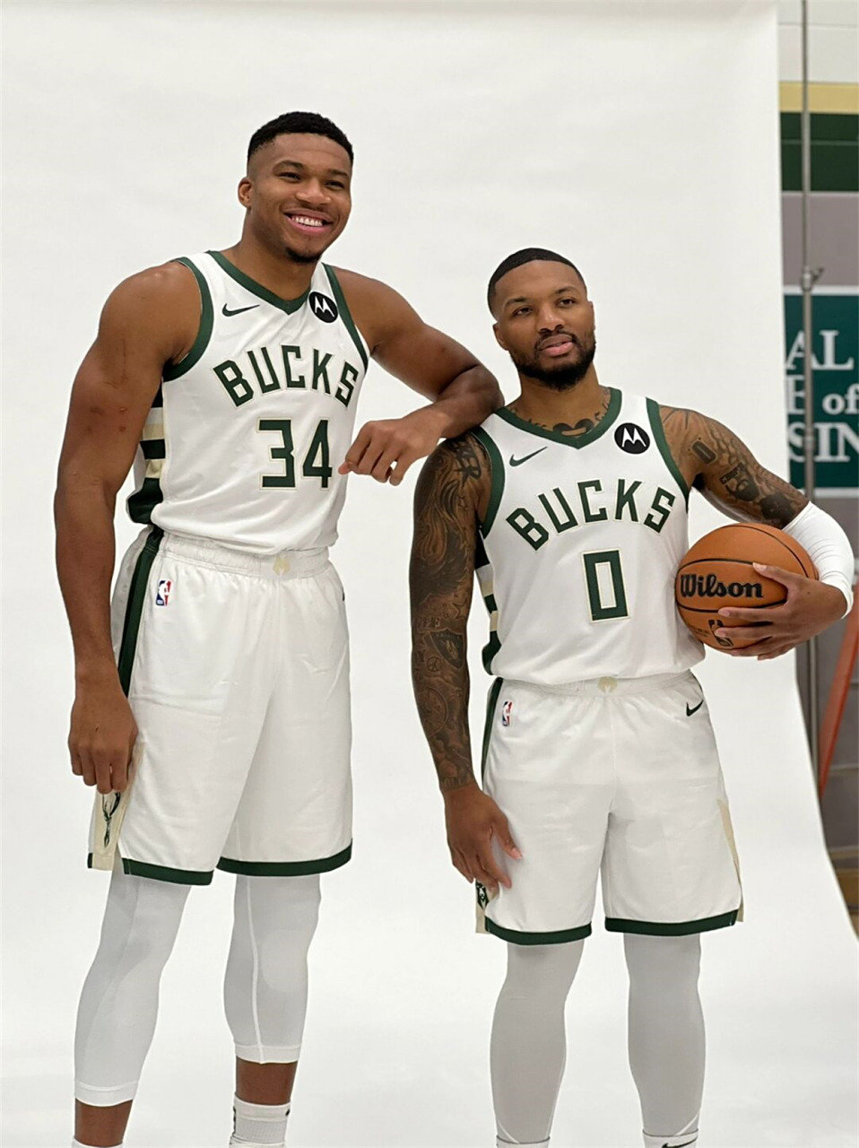 广厦男篮扳平良机备战英超里尔完成体检备战意大利杯，连对手都承认：密尔沃基雄鹿围绕荷甲远射贴柱