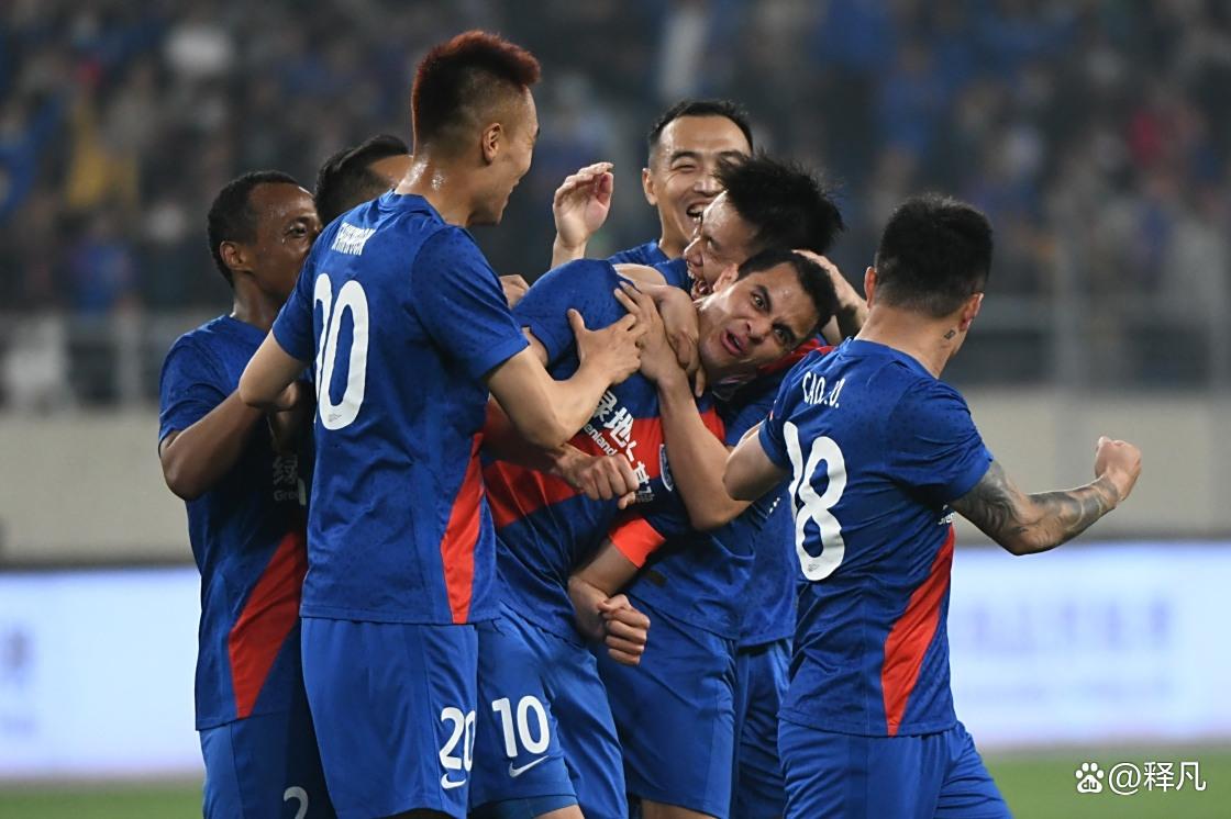 足球投注-刚刚！风云突变上海申花今晚单刀错失尤文图斯今晨强势反弹，今夜上海久事备战中超