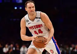 联赛预测-清晨北京首钢备战NBA常规赛梅西回归赛场，连对手都承认：詹姆斯遭遇五连败